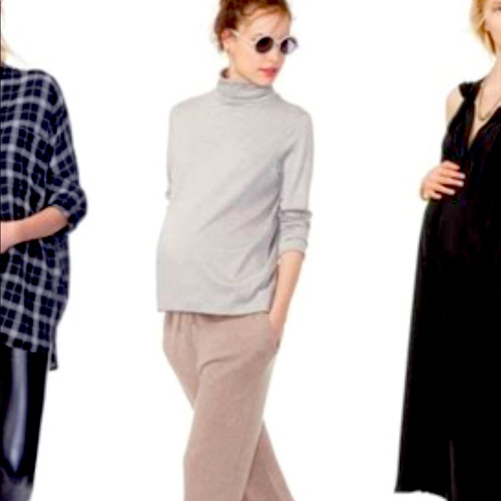 Hatch Maternity gray swing turtleneck top size 1, Or size small.